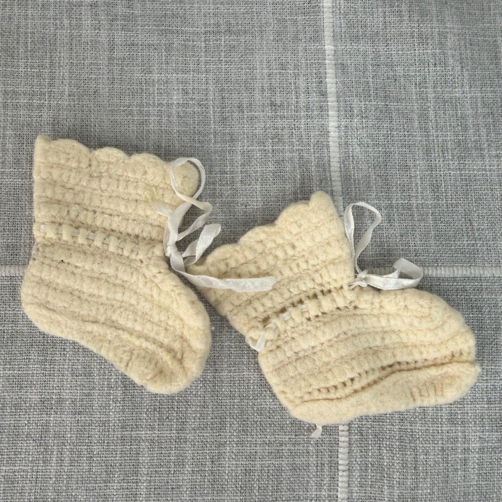 Vintage Handmade Crochet Baby Booties Cream Knit‎ White Ribbons